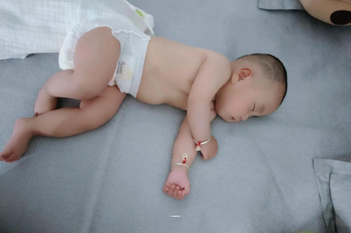 西安3个月宝宝怎么抱